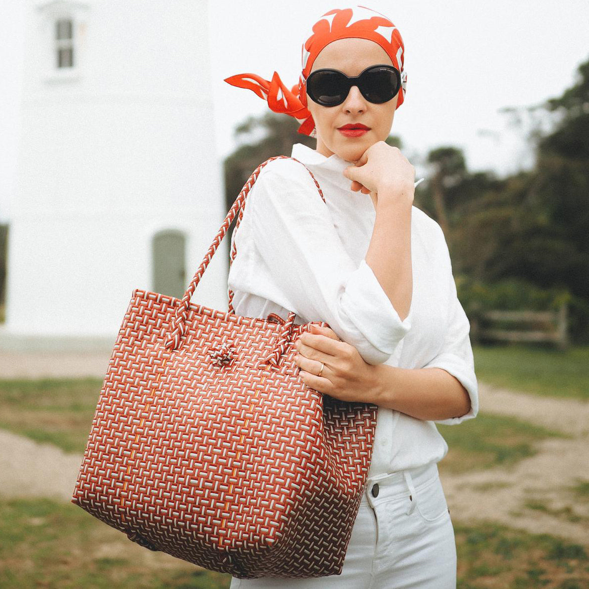 toko recycled woven tote bag, in red & white - jetwell.shop